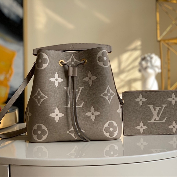 <AUTHENTIC>Louis Vuitton bag - Picture 1 of 9